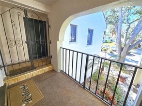 812 Capri Isles Blvd, Unit 225 in Venice, FL - Building Photo - Building Photo