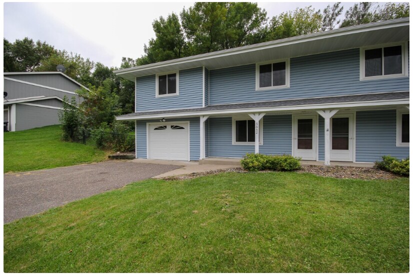 5662 Wood Duck Cir in Excelsior, MN - Building Photo
