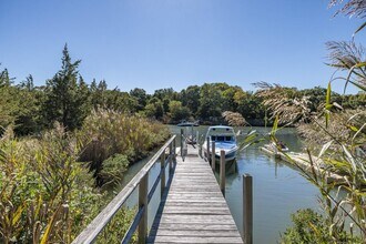 29 Morris Cove Ln in Sag Harbor, NY - Building Photo - Building Photo