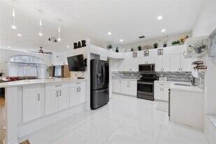 5460 NW 38th Ter in Coconut Creek, FL - Building Photo