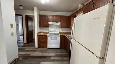 1602 45th St NW, Unit APT#4 in Rochester, MN - Building Photo - Building Photo