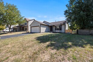 6948 Kinston Dr in Canal Winchester, OH - Building Photo