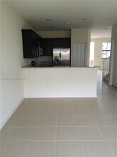 8883 NW 102nd Pl in Doral, FL - Building Photo - Building Photo