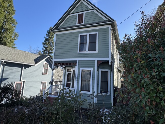 421 W Main St in Grass Valley, CA - Building Photo - Building Photo