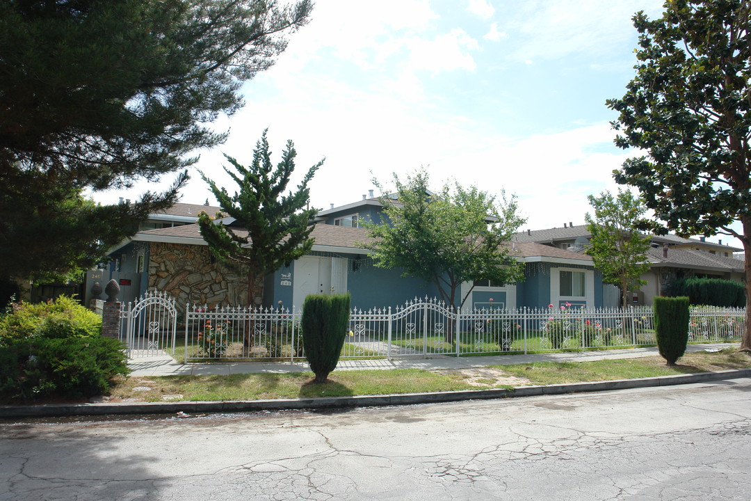 240 Richfield Dr in San Jose, CA - Building Photo