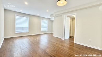 18 Darrell Av in Toronto, ON - Building Photo - Building Photo