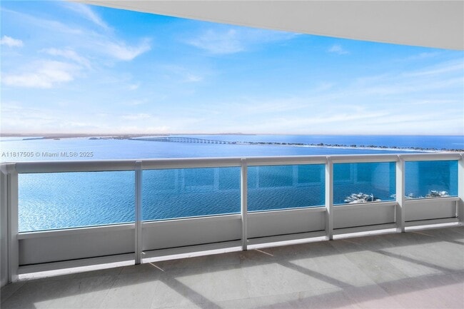 1643 Brickell Ave in Miami, FL - Building Photo - Building Photo