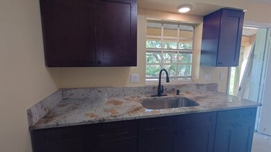 13446 Johnson St, Unit 13444 Johnson St in Dade City, FL - Building Photo - Building Photo