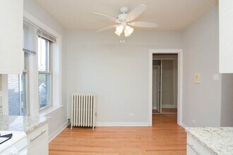 4232 N Paulina St, Unit J06W in Chicago, IL - Foto de edificio - Building Photo