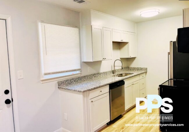 6127-6129 E Fayetteville Dr in Riverdale, GA - Building Photo - Building Photo