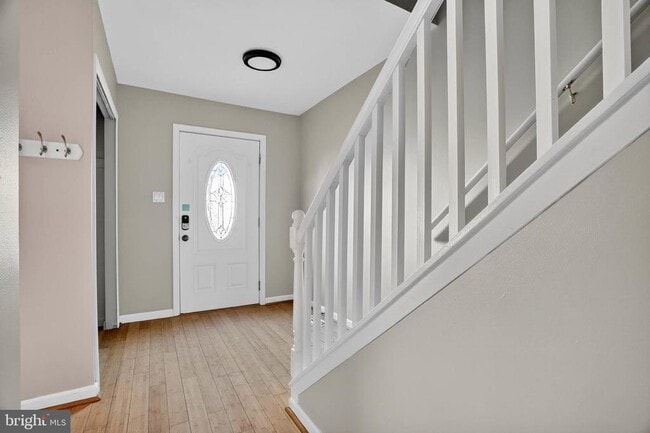 1694 Forest Hill Ct in Crofton, MD - Foto de edificio - Building Photo