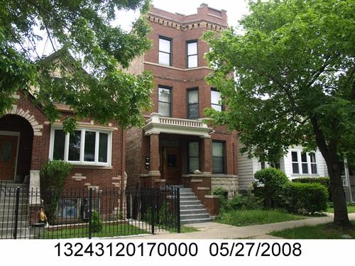 Storage, steps from Blue Line and Logan Sq in Chicago, IL - Building Photo