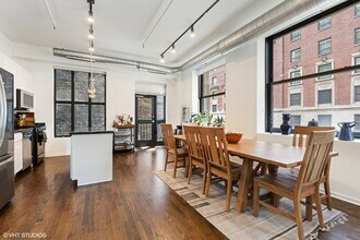 6 E Monroe St in Chicago, IL - Foto de edificio - Building Photo