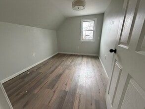 223 Cator Ave, Unit 3 in Jersey City, NJ - Building Photo - Building Photo