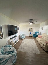 8715 SE Alabama Pl in Hobe Sound, FL - Foto de edificio - Building Photo