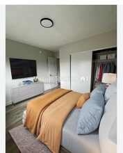 648 W 92nd St in Los Angeles, CA - Building Photo - Building Photo