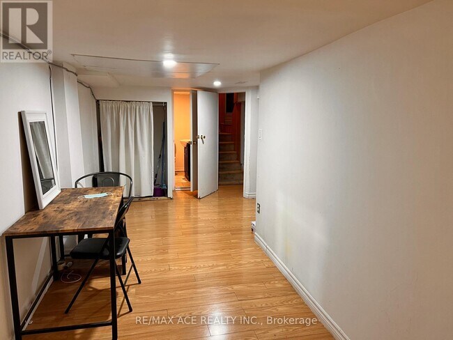 86 Madelaine Ave in Toronto, ON - Building Photo - Building Photo