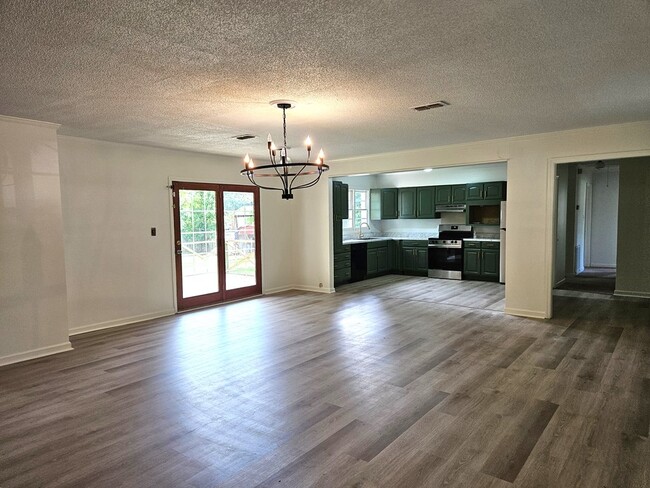 1302 Gary Ave in Albany, GA - Building Photo - Building Photo
