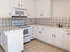 201 Benjamin Ave in Pittsburg, CA - Building Photo - Building Photo