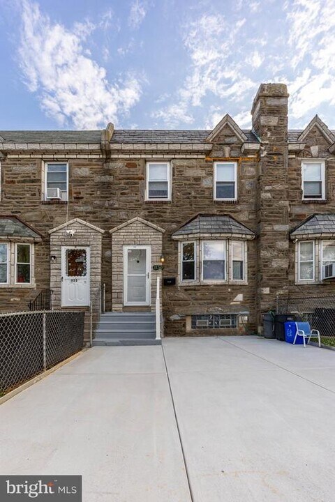 1150 Devereaux Ave in Philadelphia, PA - Building Photo