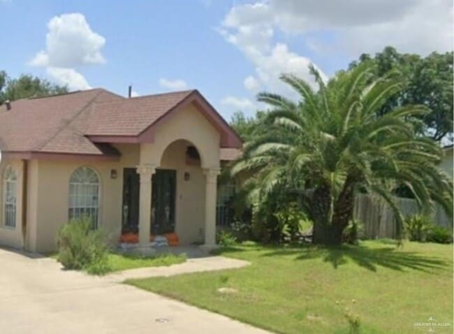 310 Adams Ave in Alton, TX - Foto de edificio - Building Photo