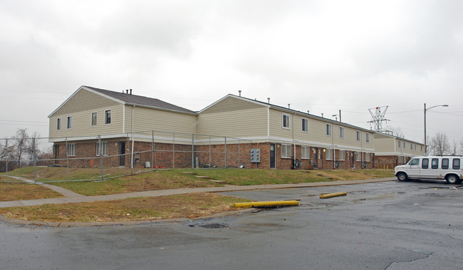 Mount Crest Court in Dayton, OH - Building Photo - Building Photo