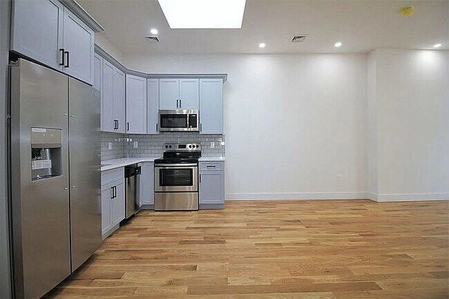1066 Hancock St-Unit -1A in Brooklyn, NY - Building Photo - Building Photo