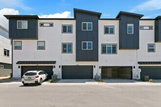 2032 Peridot Lp Hts in Colorado Springs, CO - Building Photo - Building Photo