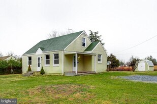 4289 Lunceford Ln in Marshall, VA - Building Photo