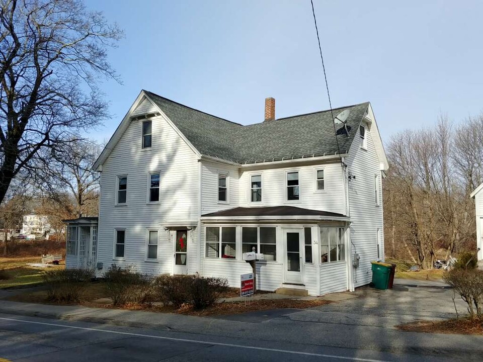 34 Forest Ave in Hudson, MA - Building Photo