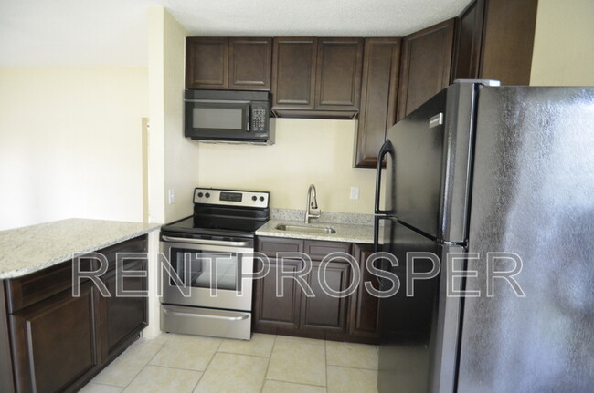 740 W Robinson St in Orlando, FL - Foto de edificio - Building Photo