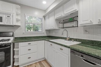 2015 Salem St in Irving, TX - Building Photo - Building Photo