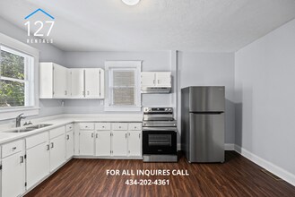 Updated 2BR Duplex with Central Air & Wash in Lynchburg, VA - Building Photo - Building Photo