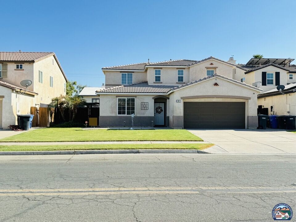 835 Palmview Ave in El Centro, CA - Foto de edificio