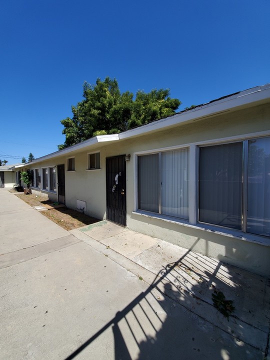 1127 N Wilmington Blvd in Los Angeles, CA - Building Photo