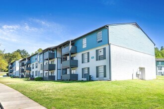 Crestwood Green Apartments in Birmingham, AL - Foto de edificio - Building Photo