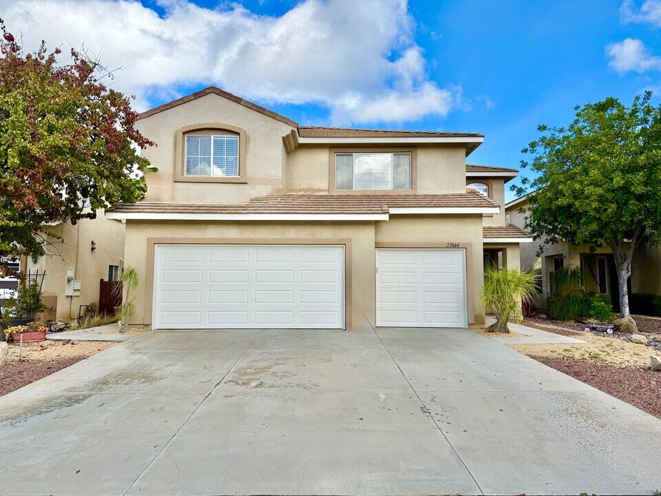 23664 Groveland Pl in Murrieta, CA - Building Photo