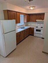 521 Hinderer Ave SW, Unit 521 in Massillon, OH - Building Photo - Building Photo