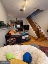 740 St Albans St in Philadelphia, PA - Building Photo