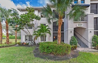 3023 Alcazar Pl, Unit 107 in Palm Beach Gardens, FL - Foto de edificio - Building Photo