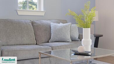 1000 Forestview Dr in Oakwood, GA - Building Photo - Building Photo