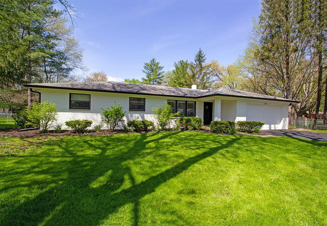 826 S Eaglewood Dr in Zionsville, IN - Building Photo - Building Photo