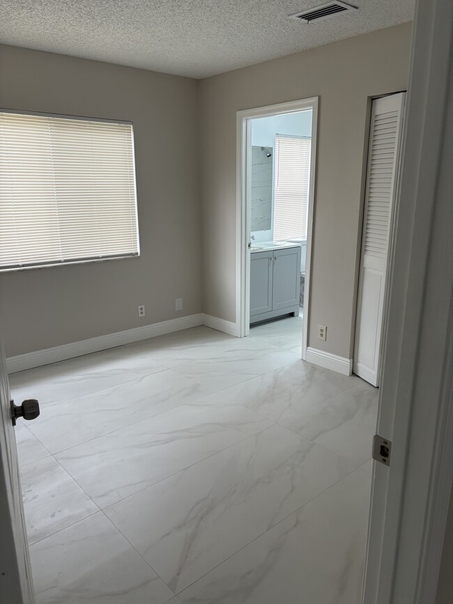 6268 NW 53rd St in Coral Springs, FL - Building Photo - Building Photo