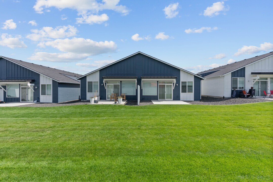 604 S Crescent Ln in Spokane Valley, WA - Building Photo