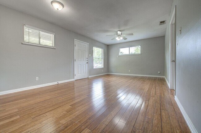 4806 Avenue F in Austin, TX - Building Photo - Building Photo