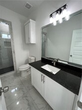 913 North Blair Avenue-Unit -2 in Edinburg, TX - Building Photo - Building Photo