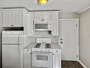 841 Frederica St NE in Atlanta, GA - Foto de edificio - Building Photo