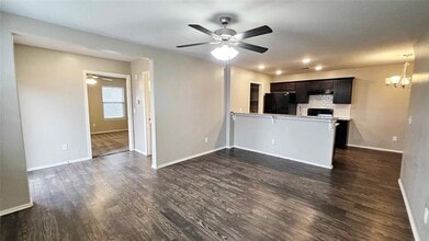 8803 SW 45th St in Oklahoma City, OK - Building Photo - Building Photo