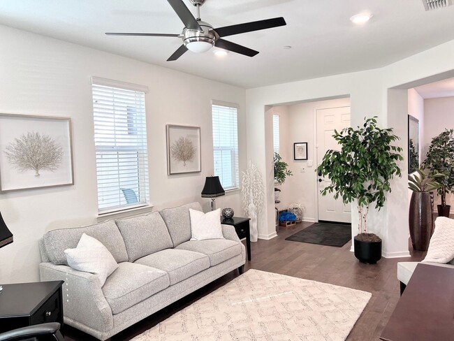 1593 Parkside Way in Roseville, CA - Building Photo - Building Photo