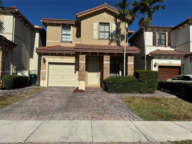 8885 SW 227th Terrace in Cutler Bay, FL - Foto de edificio - Building Photo